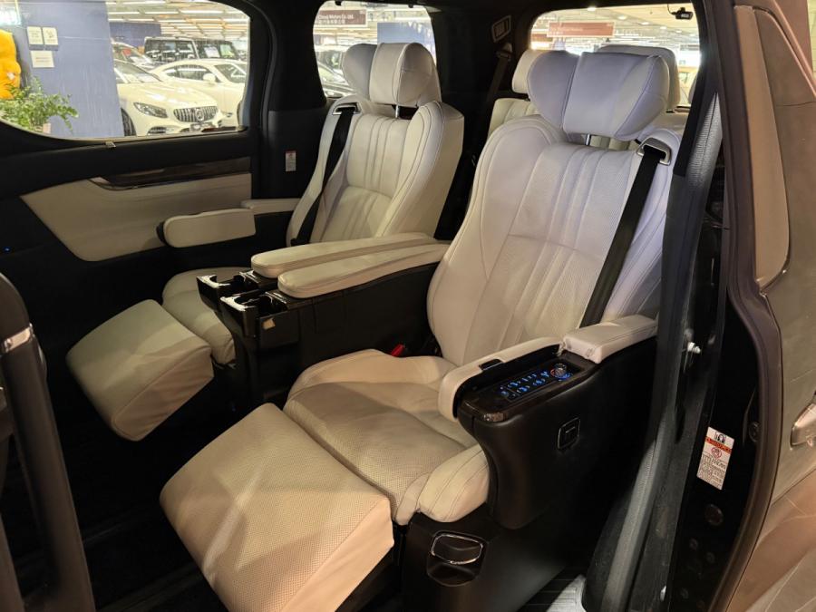 ALPHARD 3.5 EXECUTIVE LOUNGE - Image 9