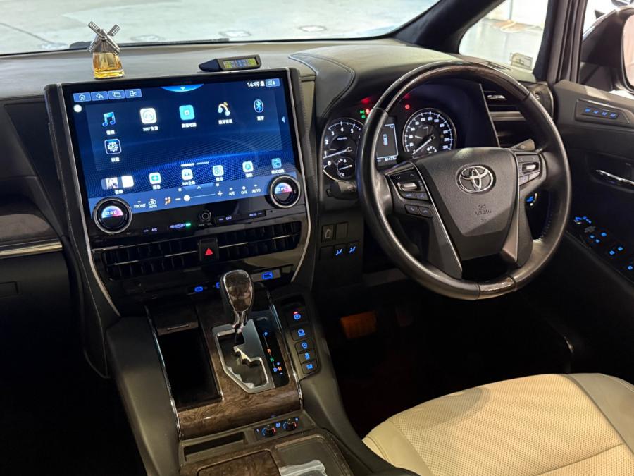 ALPHARD 3.5 EXECUTIVE LOUNGE - Image 4