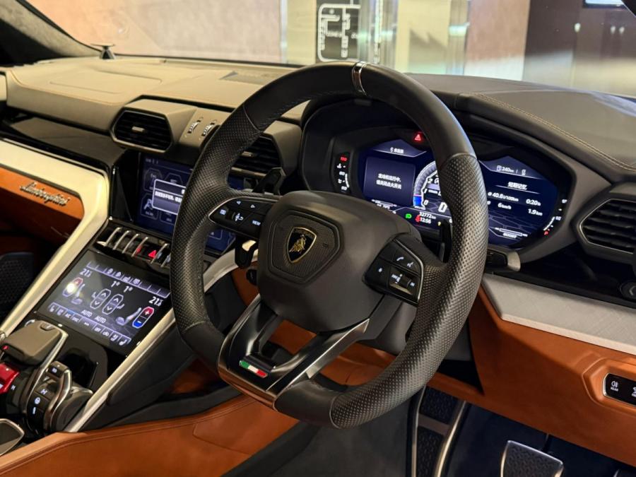 Urus 4.0-5 Seats - Image 4