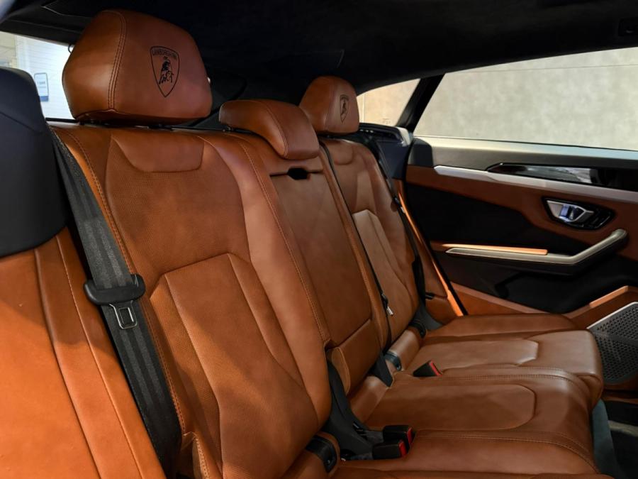 Urus 4.0-5 Seats - Image 8