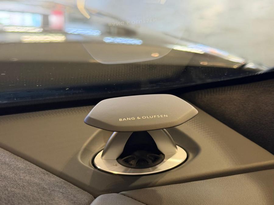 Urus 4.0-5 Seats - Image 9