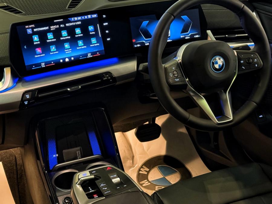 IX2 eDrive 20 - Image 6