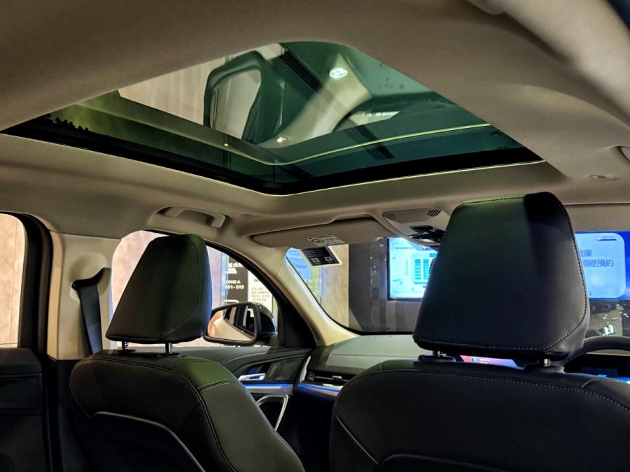 IX2 eDrive 20 - Image 11