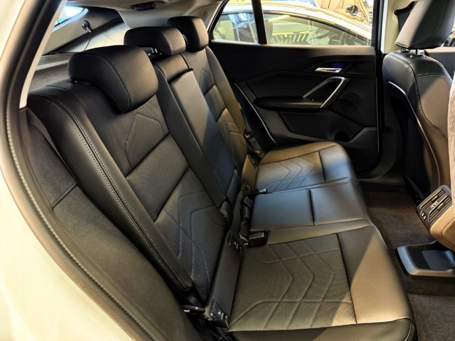 IX2 eDrive 20 - Image 10