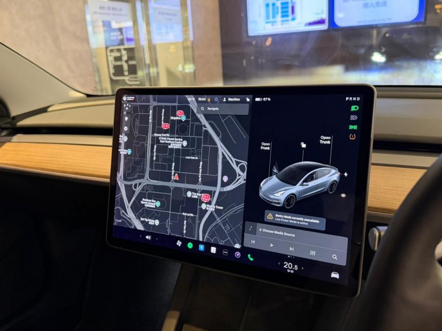 Model 3 performance Dual Motor All Wheel Drive - Image 8