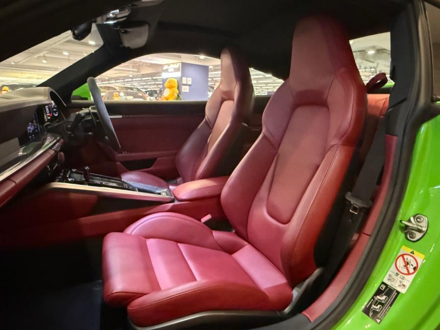 911 Carrera 4S Coupe - Image 10