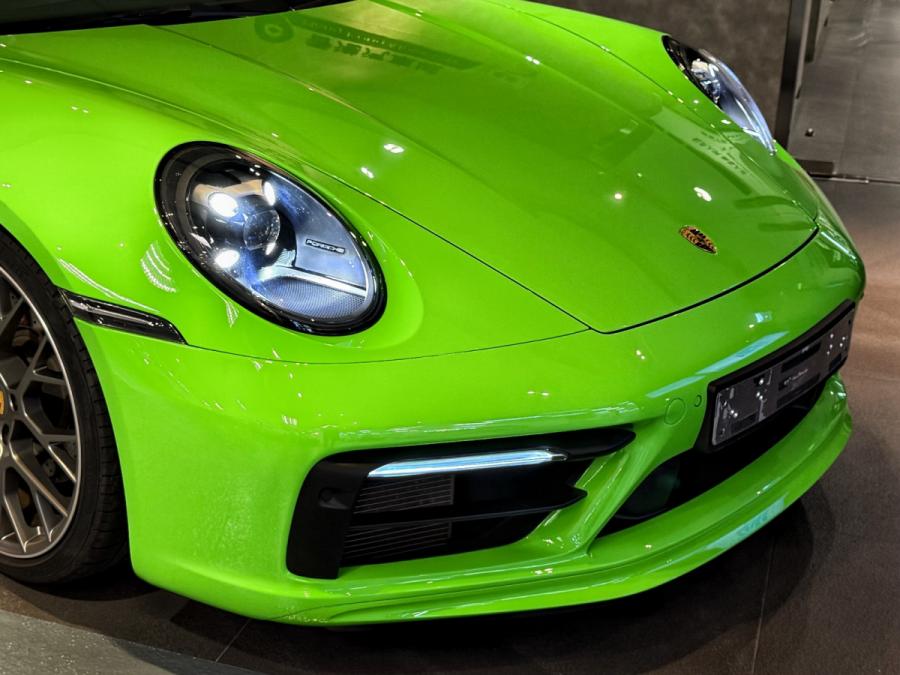 911 Carrera 4S Coupe - Image 3