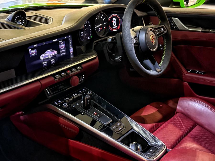 911 Carrera 4S Coupe - Image 7