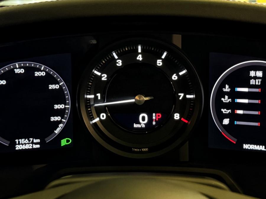 911 Carrera 4S Coupe - Image 8