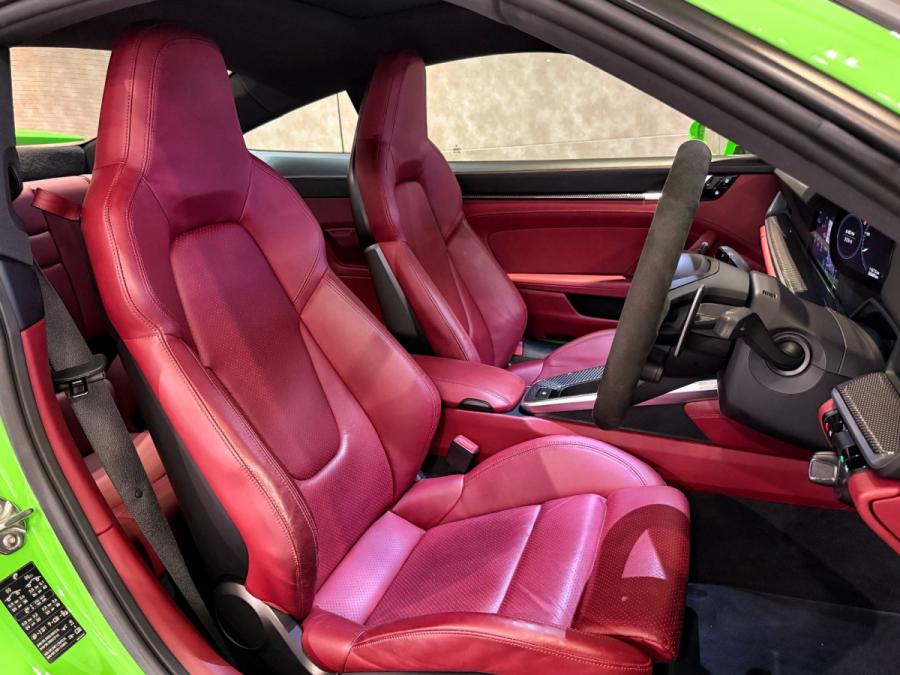 911 Carrera 4S Coupe - Image 9