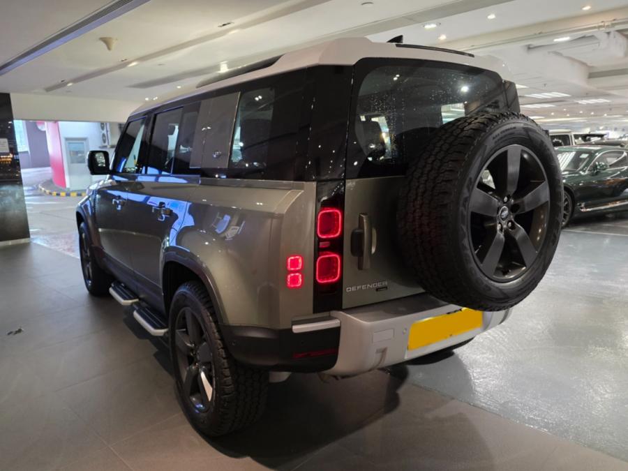DEFENDER 110 P400 HSE 7S - Image 3