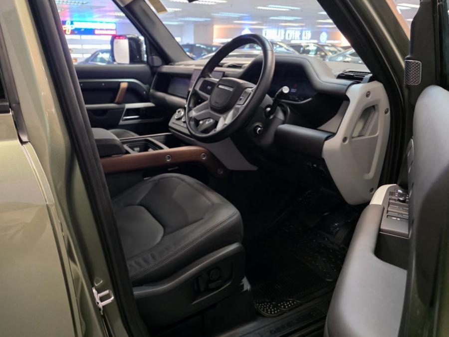 DEFENDER 110 P400 HSE 7S - Image 7
