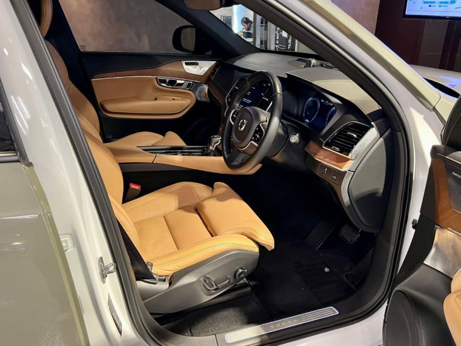 XC90 T6 Inscription - Image 2