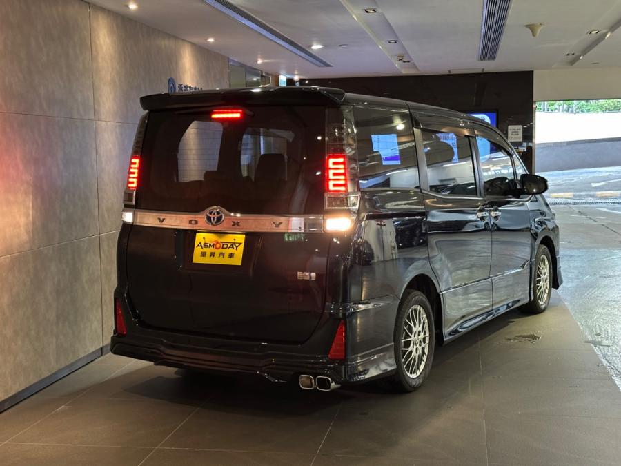 Voxy Hybrid ZS 煌III Modellista - Image 9