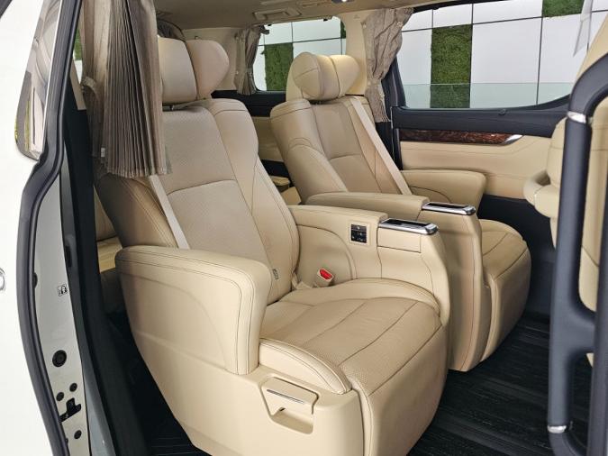 ALPHARD 3.5 - Image 4