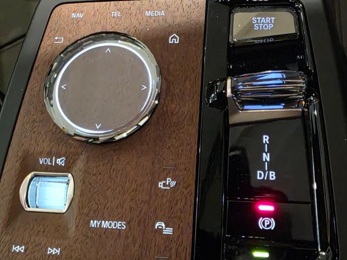 IX XDRIVE40 - Image 11