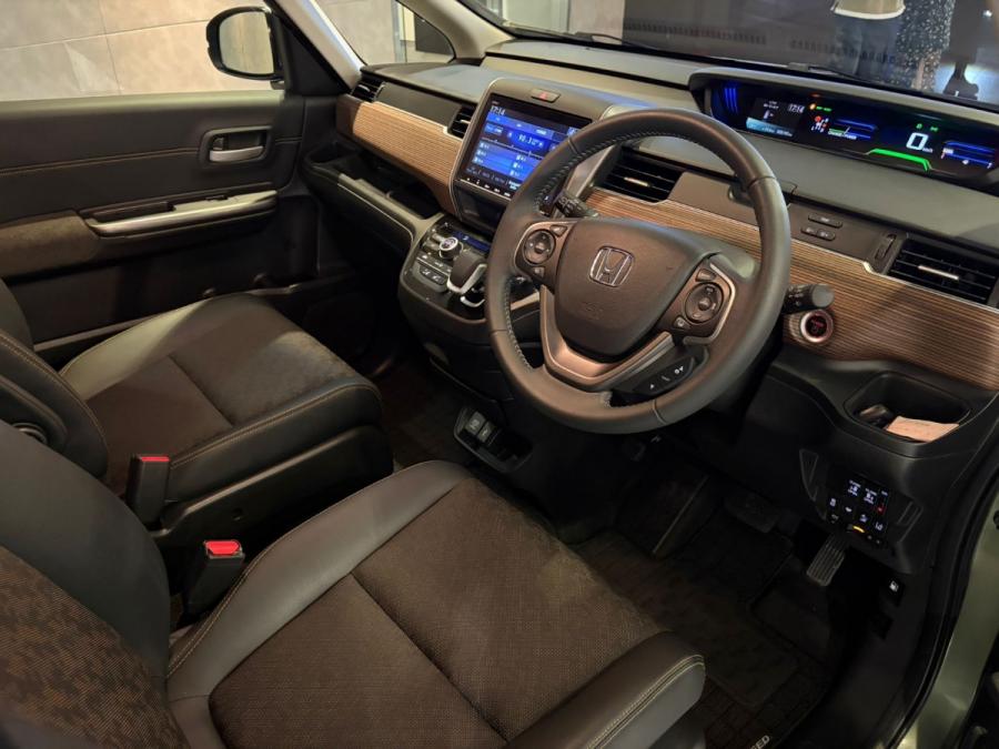 FREED HYBRID CROSSTAR 6座 - Image 3