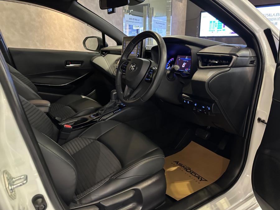 Corolla Touring Hybrid WxB - Image 2