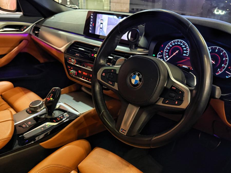 520iA M SPORT - Image 3