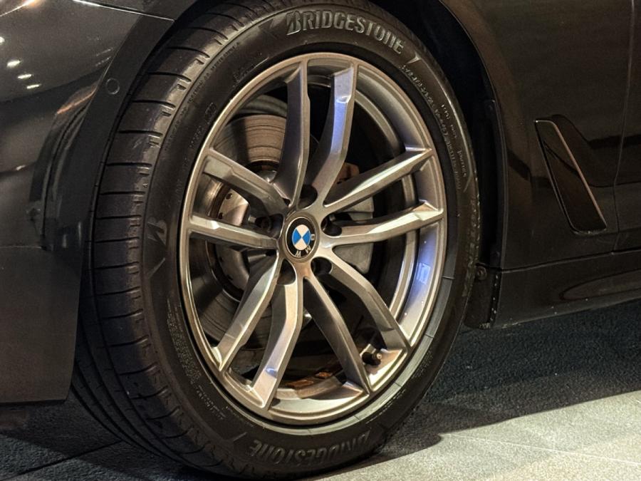520iA M SPORT - Image 10