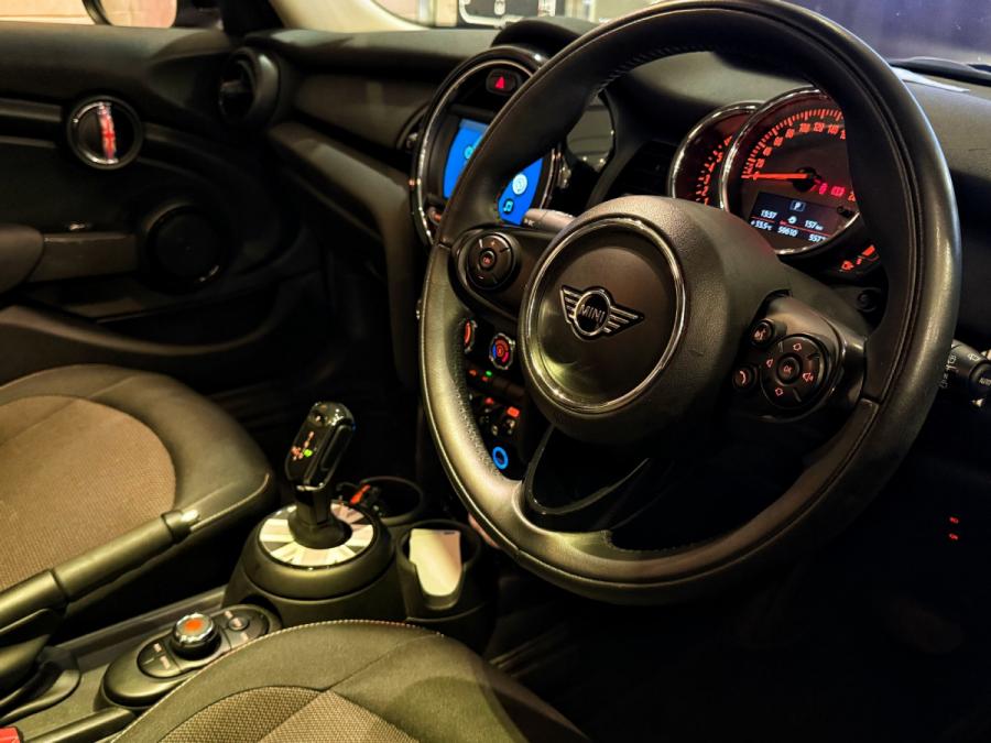 Mini Cooper 1.5 (F55) - Image 3