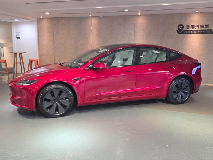 MODEL 3 LR - Image 2