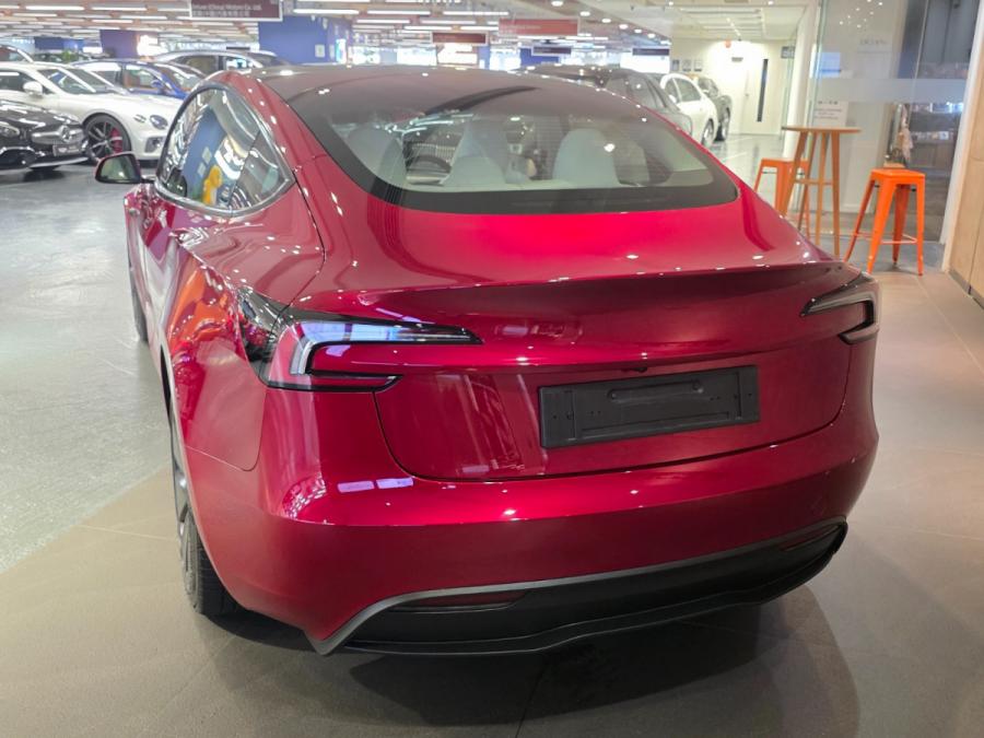 MODEL 3 LR - Image 3