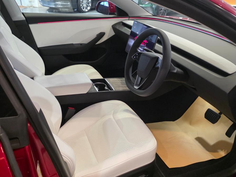 MODEL 3 LR - Image 6