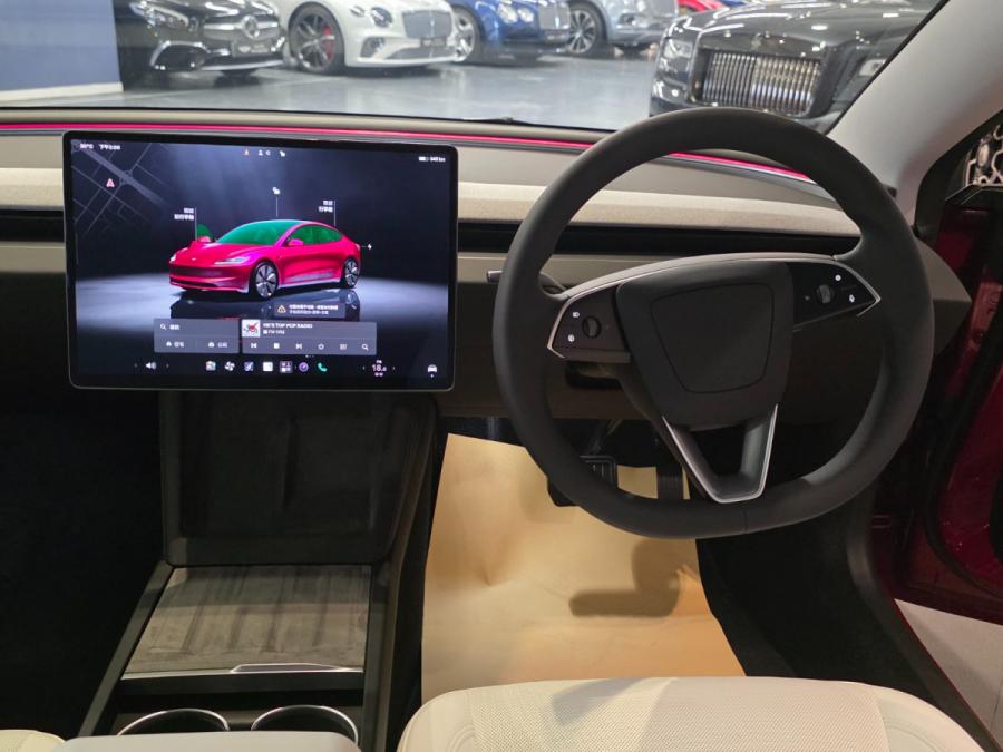 MODEL 3 LR - Image 5