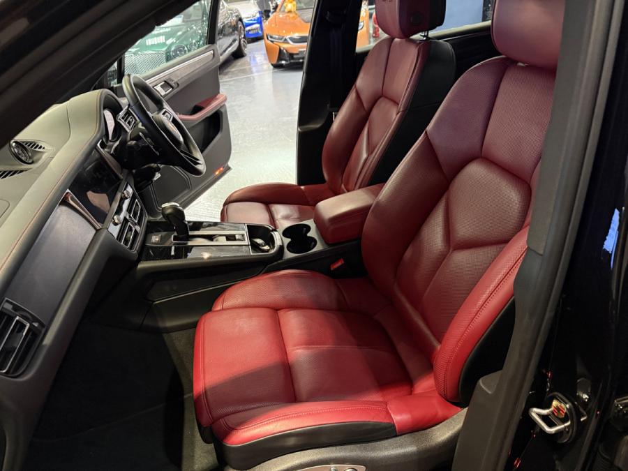 Macan GTS - Image 8