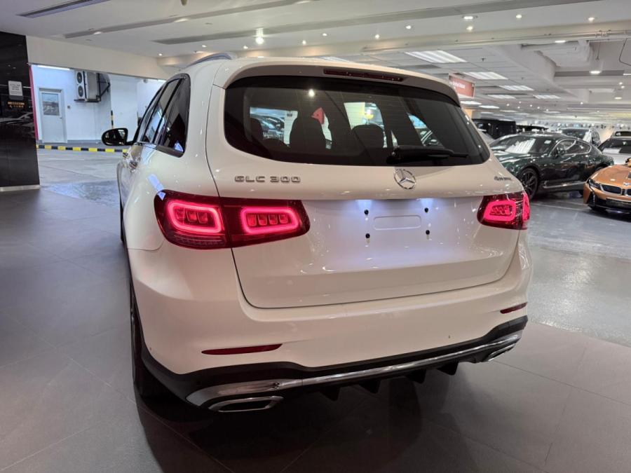GLC300 4MATIC AMG - Image 2