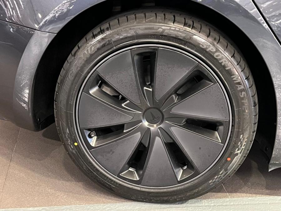 Model 3 LR - Image 5