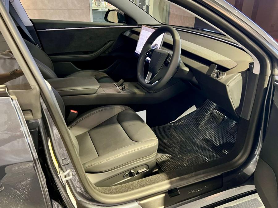 Model 3 LR - Image 2