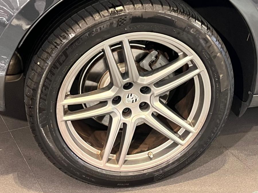 MACAN S - Image 6