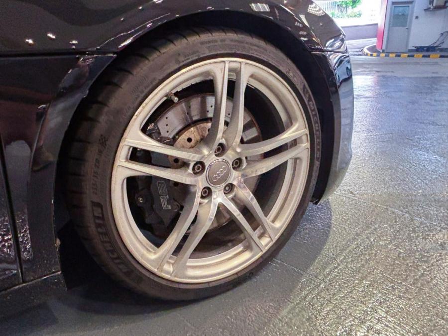 R8 SPYDER 4.2 V8 - Image 13
