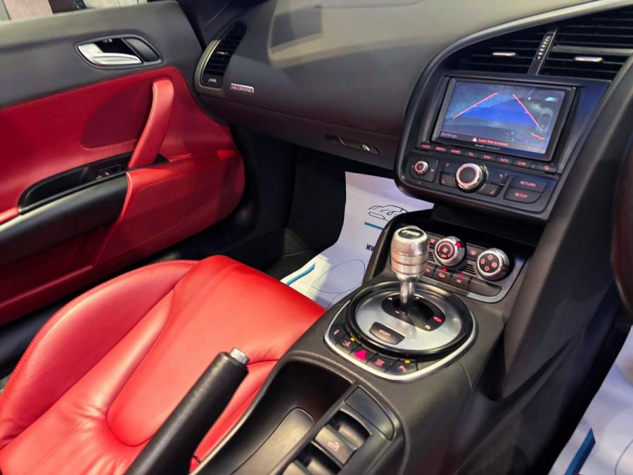 R8 SPYDER 4.2 V8 - Image 8