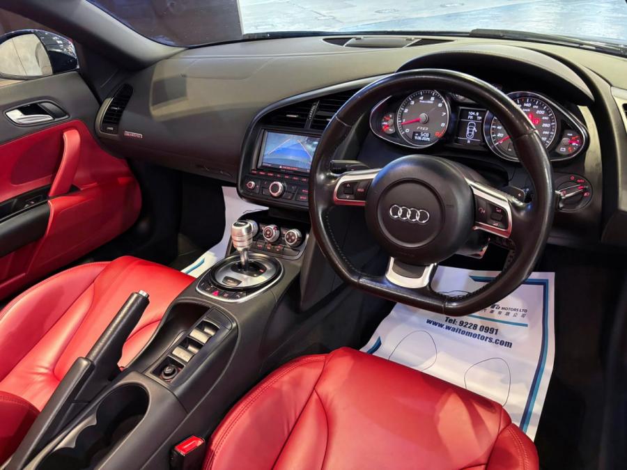 R8 SPYDER 4.2 V8 - Image 9