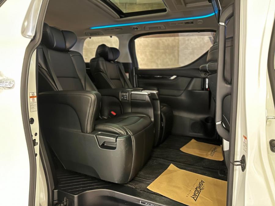 Alphard 2.5 SRC Modellista - Image 4