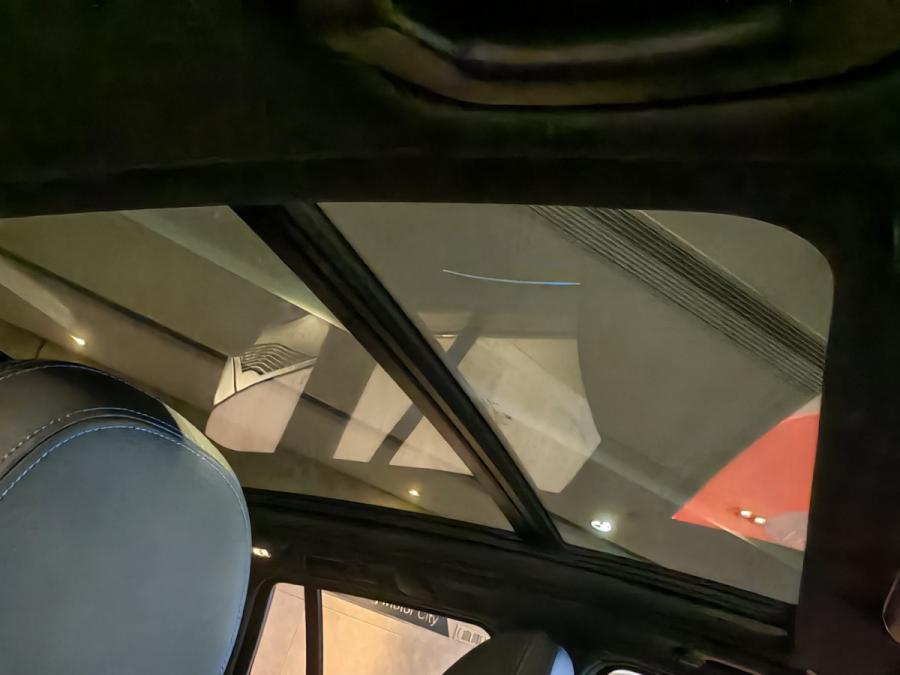 IX3 M Sport - Image 8