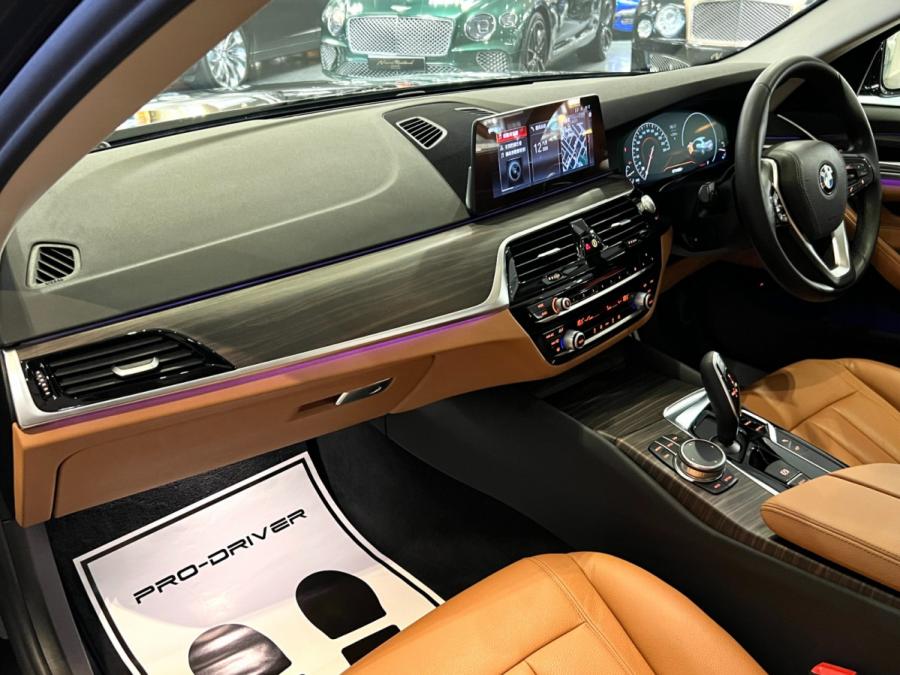 G30 520IA SPORT - Image 9