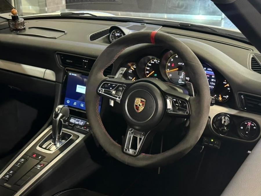 911 GT3 - Image 4