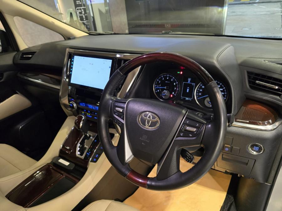 ALPHARD 3.5 - Image 5