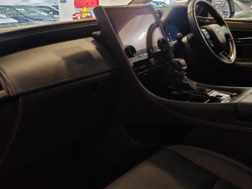 ALPHARD 40 2.5 Z - Image 8