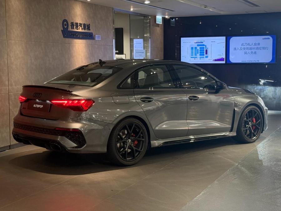 RS3 SEDAN QUATTRO - Image 2