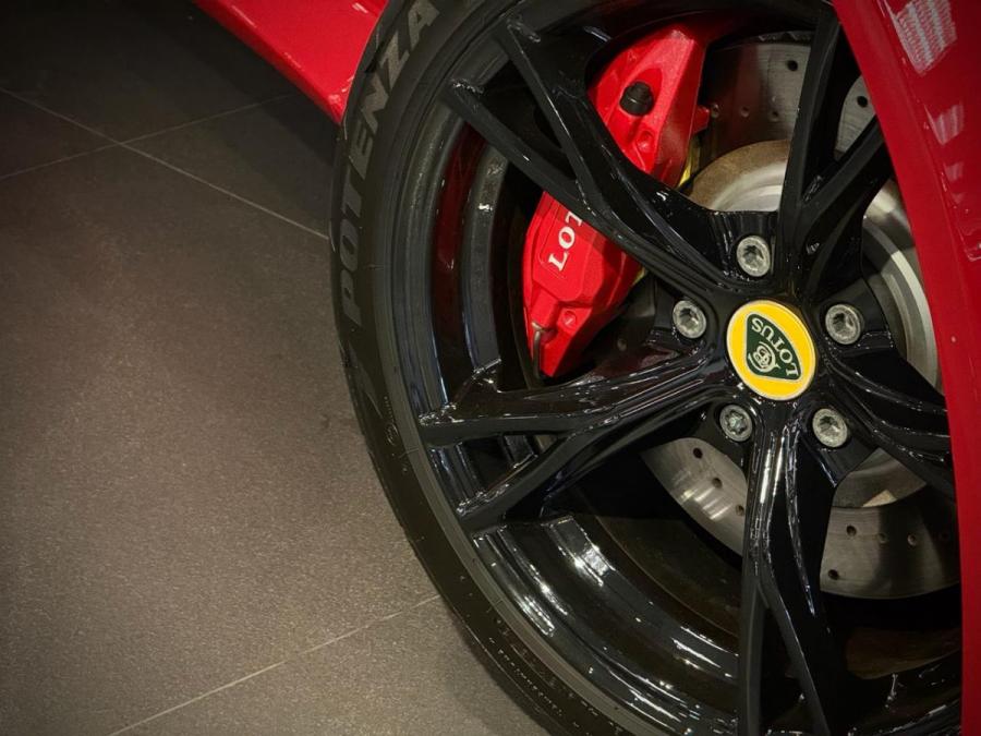 EXIGE S - Image 11