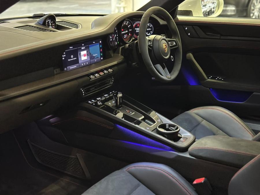 911  992 CARRERA 4 GTS - Image 7