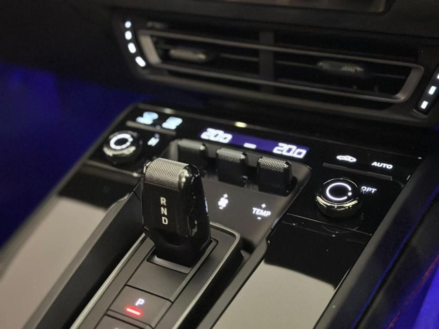 911  992 CARRERA 4 GTS - Image 8