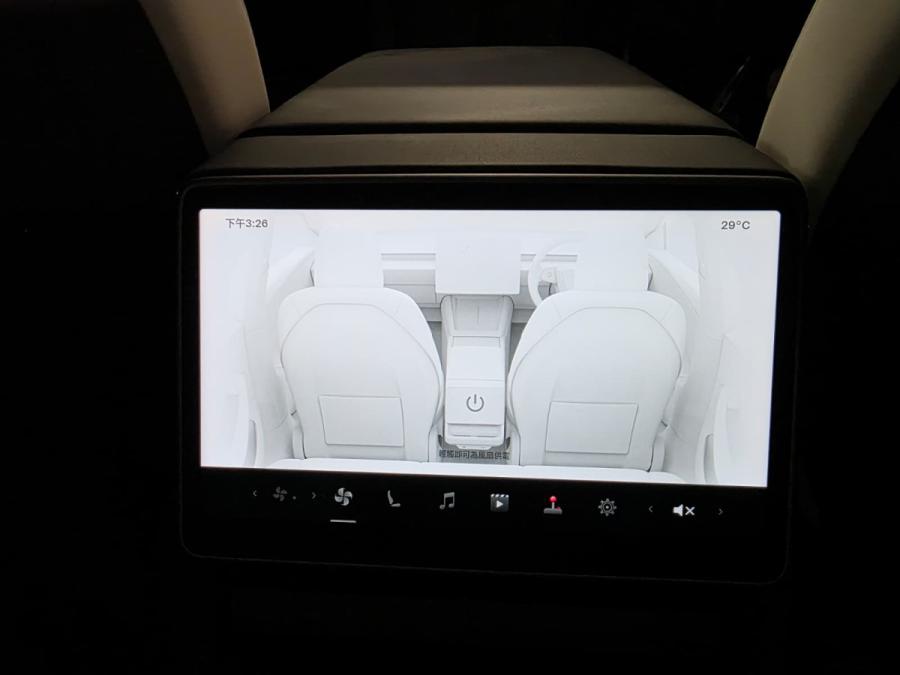 MODEL 3 RWD - Image 11