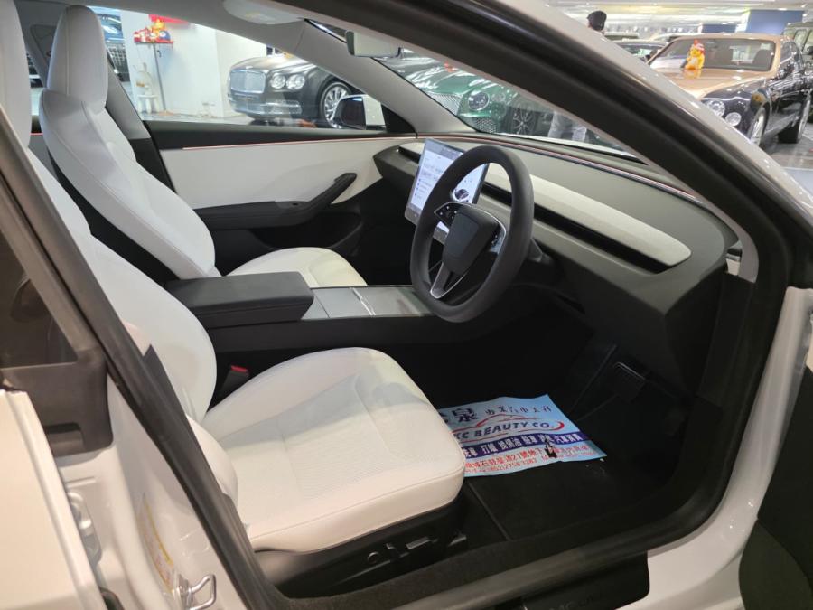MODEL 3 RWD - Image 6