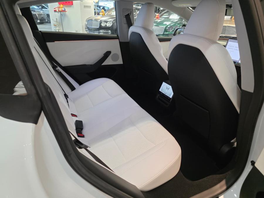 MODEL 3 RWD - Image 7